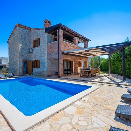 Villa 9 Mani Butkovici  ภายนอก รูปภาพ