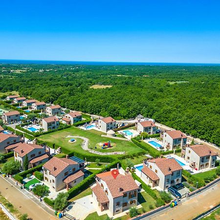 Villa 9 Mani Butkovici  ภายนอก รูปภาพ